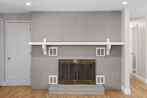 Living - 424 Lenox St, Athol, MA 01331 photo 2 of 2