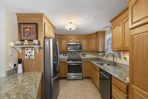 Kitchen - 109 Wallace Hill Rd, Townsend, MA 01469 photo 2 of 4