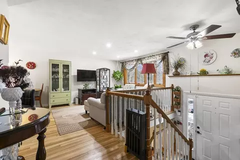 Living - 109 Wallace Hill Rd, Townsend, MA 01469 photo 1 of 5
