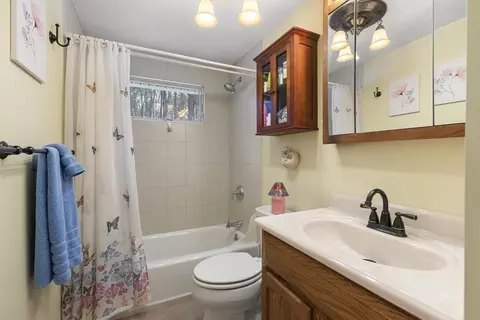 Bath - 109 Wallace Hill Rd, Townsend, MA 01469 photo 1 of 2