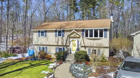 Exterior - 109 Wallace Hill Rd, Townsend, MA 01469 photo 3 of 11