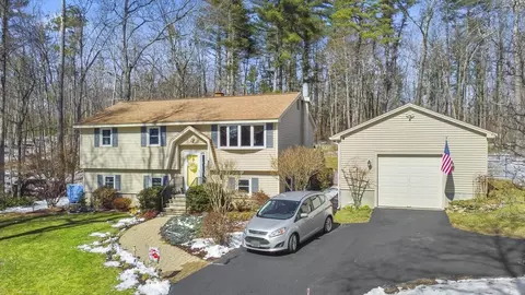 109 Wallace Hill Rd, Townsend, MA 01469