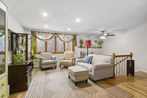 Living - 109 Wallace Hill Rd, Townsend, MA 01469 photo 2 of 5