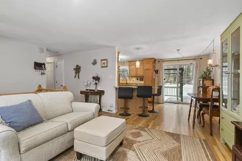 Living - 109 Wallace Hill Rd, Townsend, MA 01469 photo 3 of 5