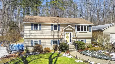 Exterior - 109 Wallace Hill Rd, Townsend, MA 01469 photo 4 of 11