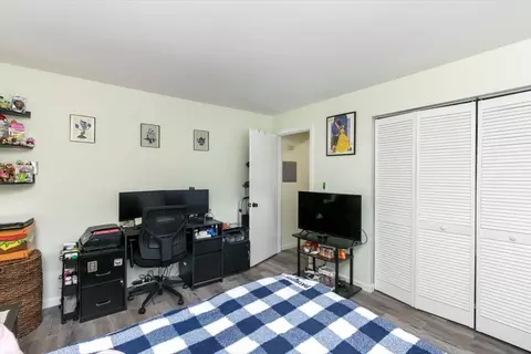 Living - 6 Venice St #E2, Danvers, MA 01923 photo 4 of 4