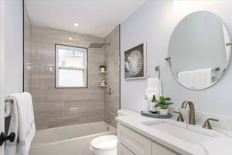 Bath - 234 Riverside Dr, Dedham, MA 02026 photo 1 of 3