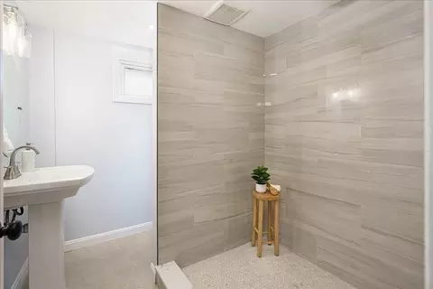 Bath - 234 Riverside Dr, Dedham, MA 02026 photo 3 of 3