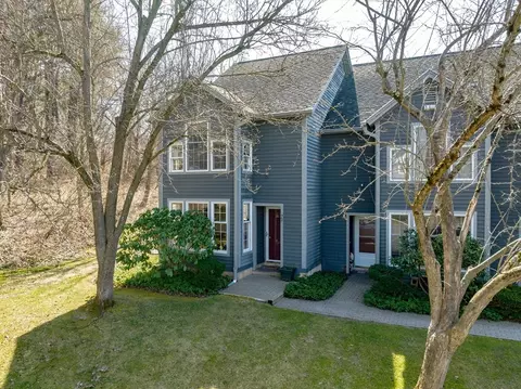 72 Amity Pl #72, Amherst, MA 01002