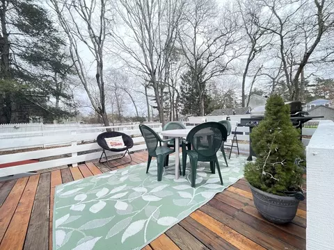 Exterior - 3 View St, Wareham, MA 02538 photo 7 of 10