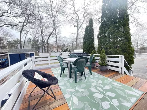 Exterior - 3 View St, Wareham, MA 02538 photo 6 of 10