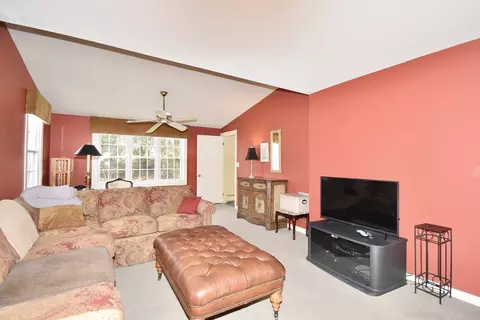 335 Roosevelt Ave, Springfield, MA 01118 photo 13