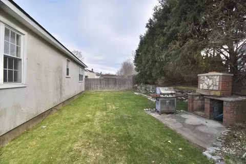 335 Roosevelt Ave, Springfield, MA 01118 photo 5