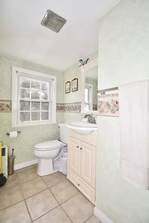 335 Roosevelt Ave, Springfield, MA 01118 photo 11