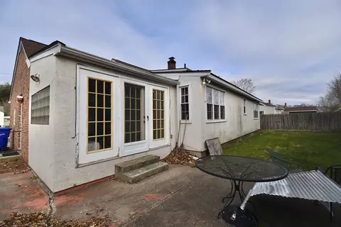 335 Roosevelt Ave, Springfield, MA 01118 photo 3