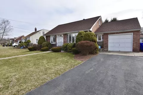 335 Roosevelt Ave, Springfield, MA 01118 photo 2