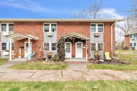Exterior - 127 Manor Ct #127, Springfield, MA 01118 photo 2 of 5