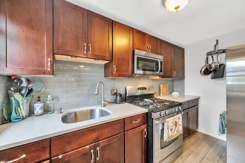 Kitchen - 127 Manor Ct #127, Springfield, MA 01118 photo 4 of 6