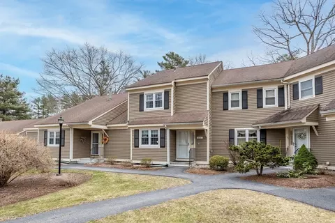 52 Heritage Dr #52, Whitinsville, MA 01588