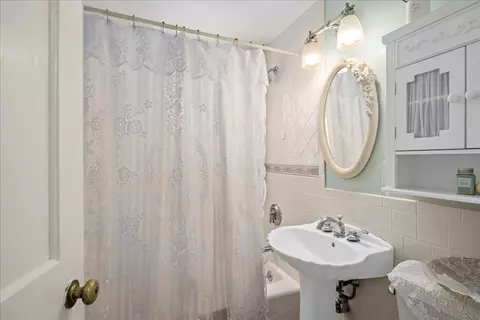 Bath - 52 Collins St, Worcester, MA 01606 photo 1 of 1