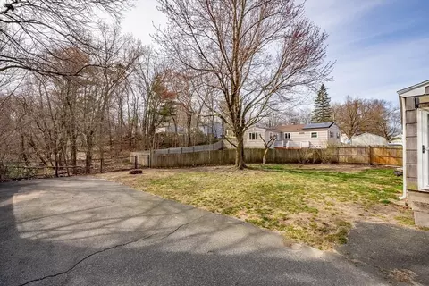 Exterior - 573 Plumtree Rd, Springfield, MA 01118 photo 7 of 11