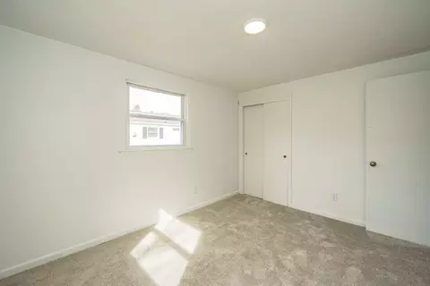 Bedroom - 573 Plumtree Rd, Springfield, MA 01118 photo 1 of 5