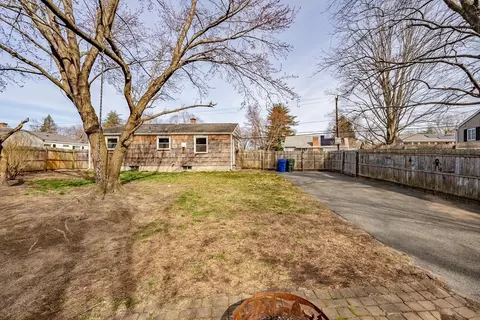 Exterior - 573 Plumtree Rd, Springfield, MA 01118 photo 8 of 11
