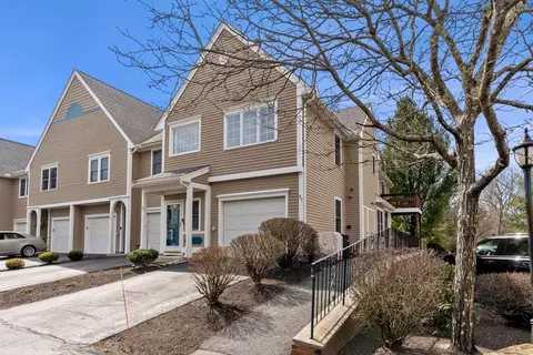 33 Northridge Dr #33, North Reading, MA 01864