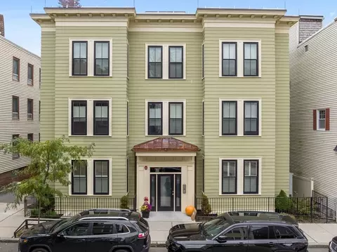 Exterior - 711 E 2nd St #2, Boston, MA 02127 photo 1 of 4