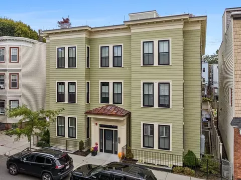 Exterior - 711 E 2nd St #2, Boston, MA 02127 photo 2 of 4
