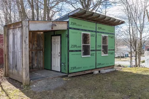 14 W High St, Erving, MA 01344 photo 17