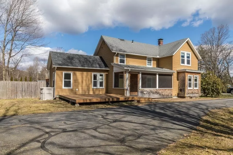 14 W High St, Erving, MA 01344 19 Photos Movoto