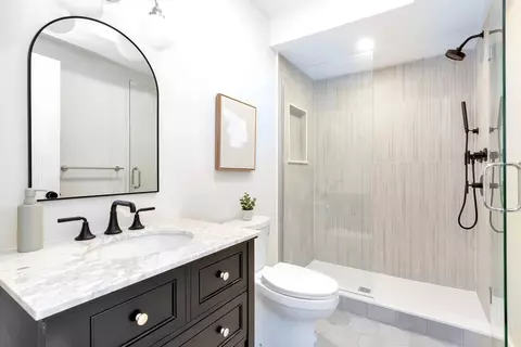 Bath - 8 Berkeley St #--, Somerville, MA 02143 photo 7 of 7