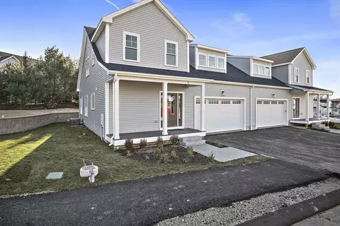 18 Salisbury Hill Blvd #81, Worcester, MA 01609