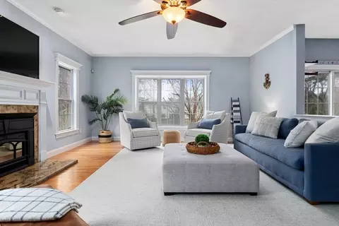 Living - 6 Windcrest Ln, Millis, MA 02054 photo 3 of 10