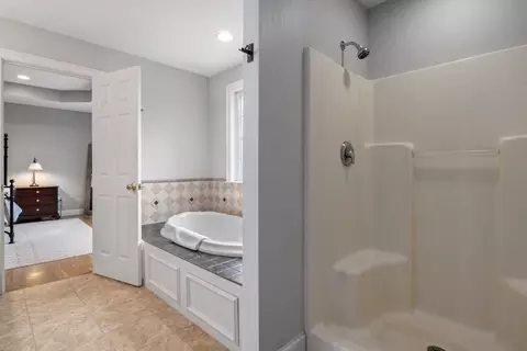 Bath - 6 Windcrest Ln, Millis, MA 02054 photo 3 of 5