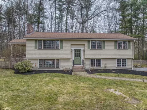 2 Gould Rd, Bedford, MA 01730