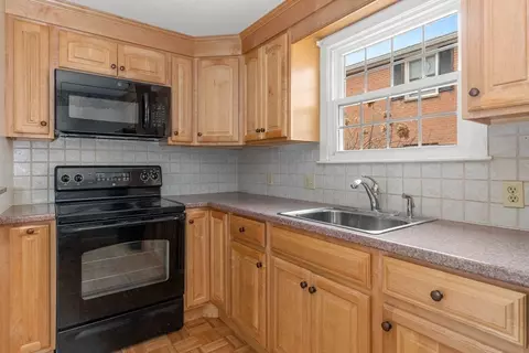 Kitchen - 57 Sylvan St #6C, Danvers, MA 01923 photo 2 of 2