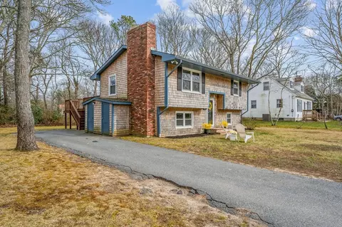 34 Bee Ln, Barnstable, MA 02632 photo 2