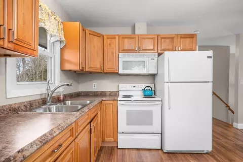 34 Bee Ln, Barnstable, MA 02632 photo 4