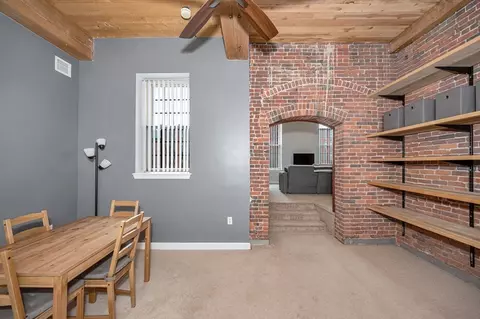 52 Lawrence Dr #M409, Lowell, MA 01854
