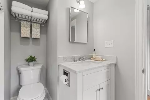 Bath - 73 Brook St, Wellesley, MA 02482 photo 3 of 3