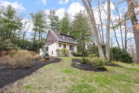 Exterior - 73 Brook St, Wellesley, MA 02482 photo 2 of 7