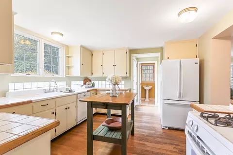 Kitchen - 73 Brook St, Wellesley, MA 02482 photo 1 of 2