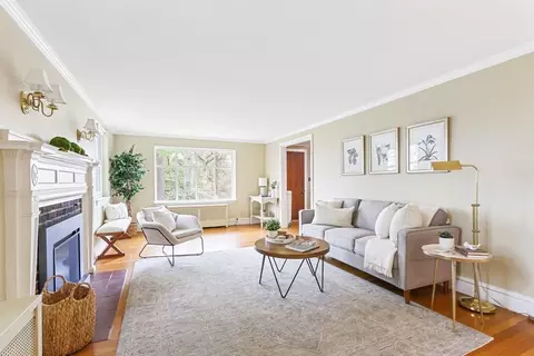 Living - 73 Brook St, Wellesley, MA 02482 photo 3 of 6