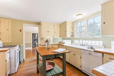 Kitchen - 73 Brook St, Wellesley, MA 02482 photo 2 of 2