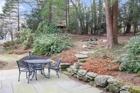 Exterior - 73 Brook St, Wellesley, MA 02482 photo 5 of 7