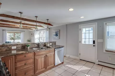Kitchen - 15 Winter St, Reading, MA 01867 photo 3 of 5