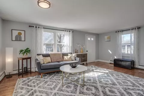 Living - 15 Winter St, Reading, MA 01867 photo 2 of 3
