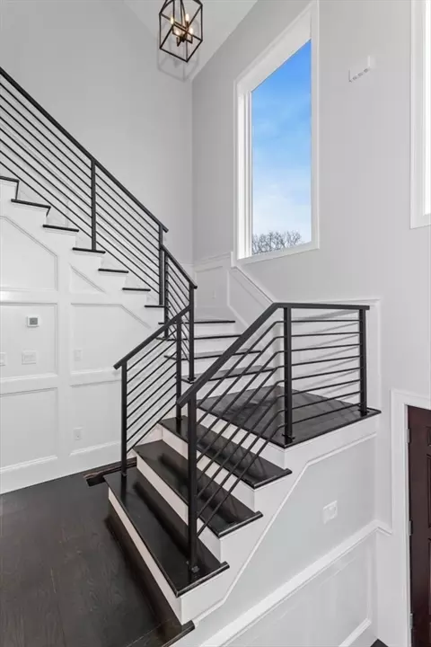 Entry Way - 28 Herbert Ave, Saugus, MA 01906 photo 2 of 6